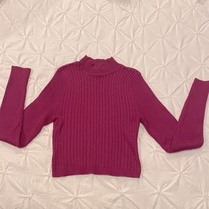 Mock neck cable knit magenta long sleeve crop sweater, size S
